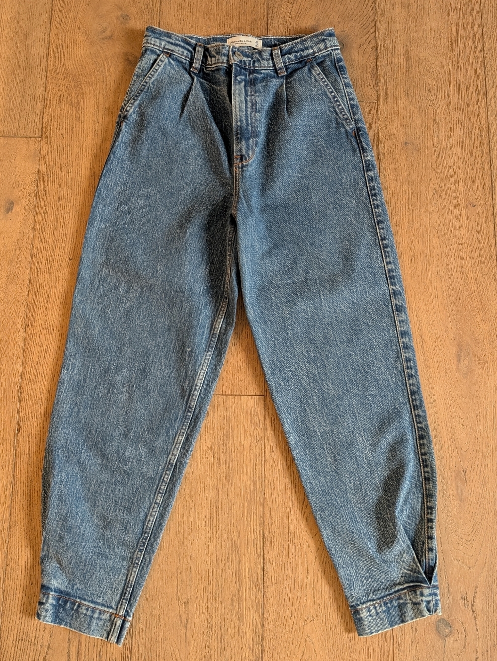 A&F High-Rise Darted Balloon Jeans